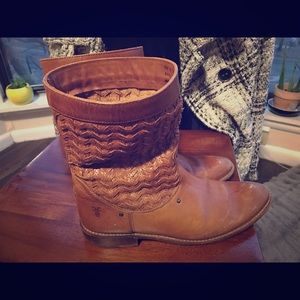 Ladies boots